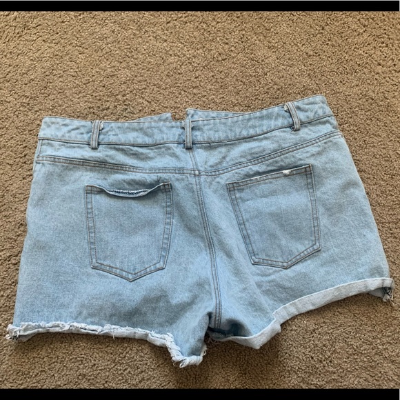 Rose Embroidered Denim Shorts - Picture 5 of 6